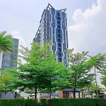 Homey And Cozy Studio Apartment At Elvis Tower By Travelio