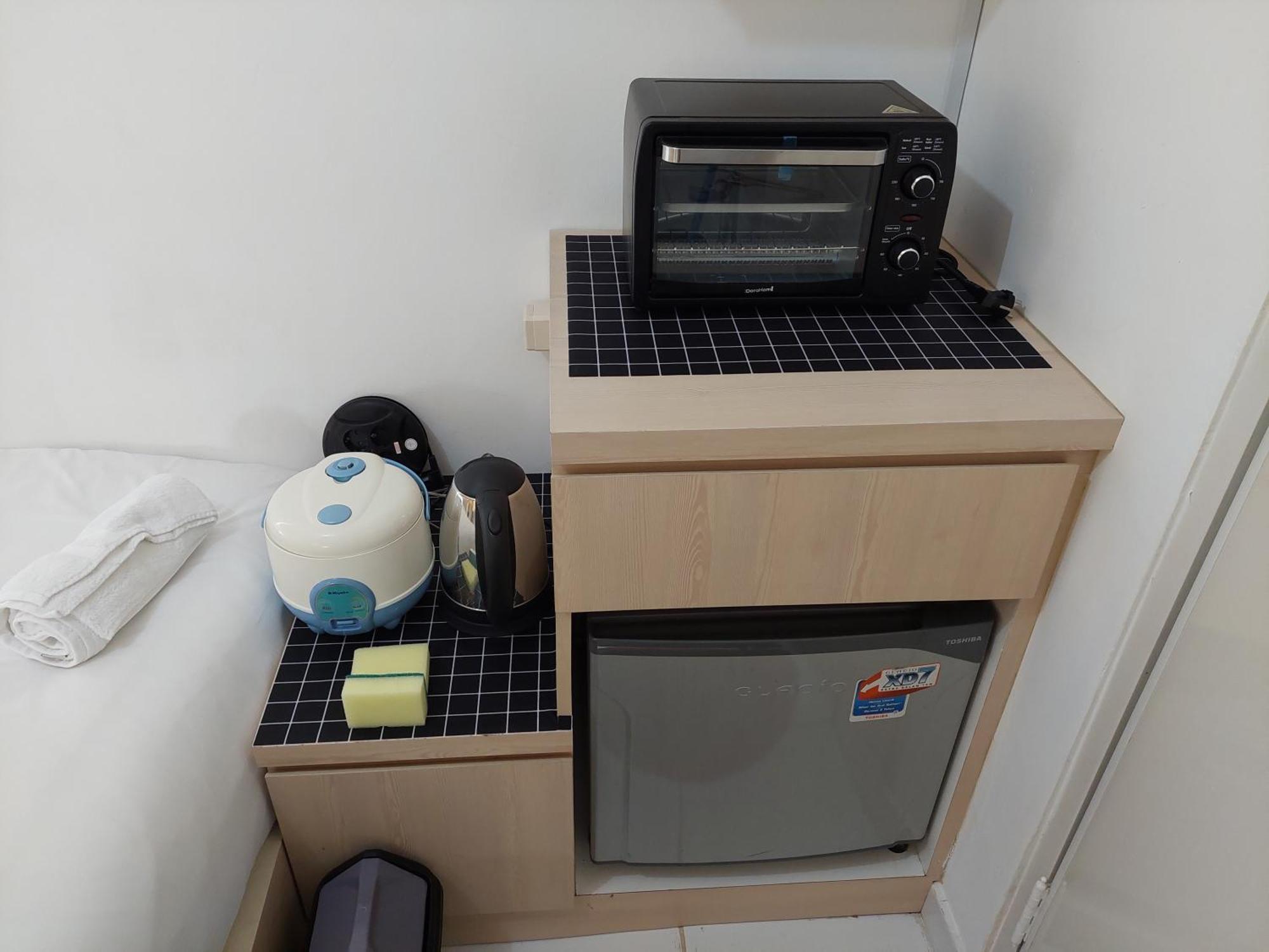 Apartemen Homey And Cozy At Elvis Tower By Travelio